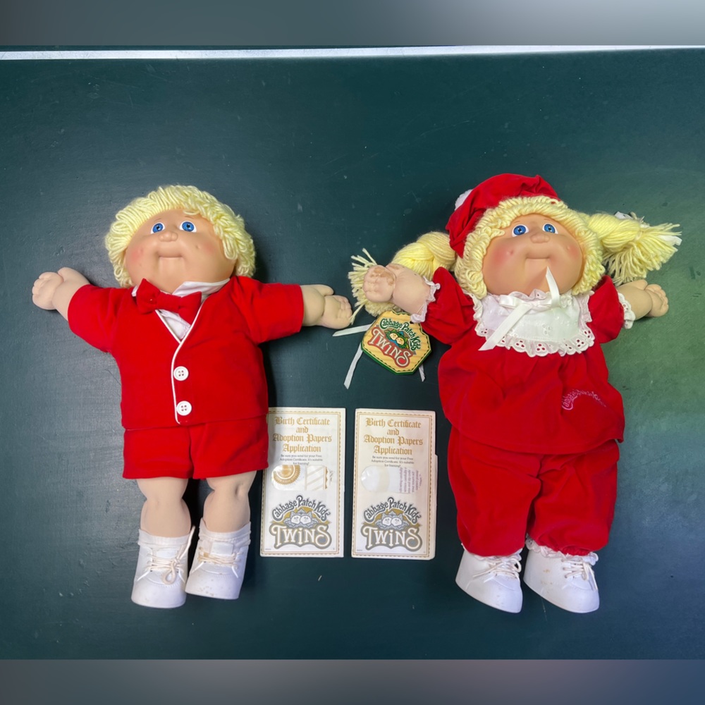COPY - 1984 Cabbage Patch Kids blond twins dolls with certificates